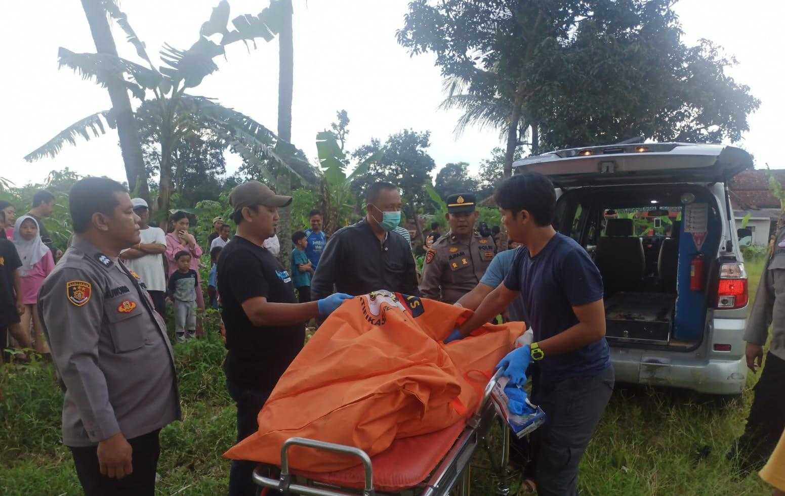 Polisi Temukan Mayat Pria di Sungai Kering Karangpawitan Garut, Diduga Korban Sakit